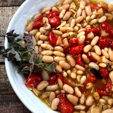 close up of fagioli all'uccelletto