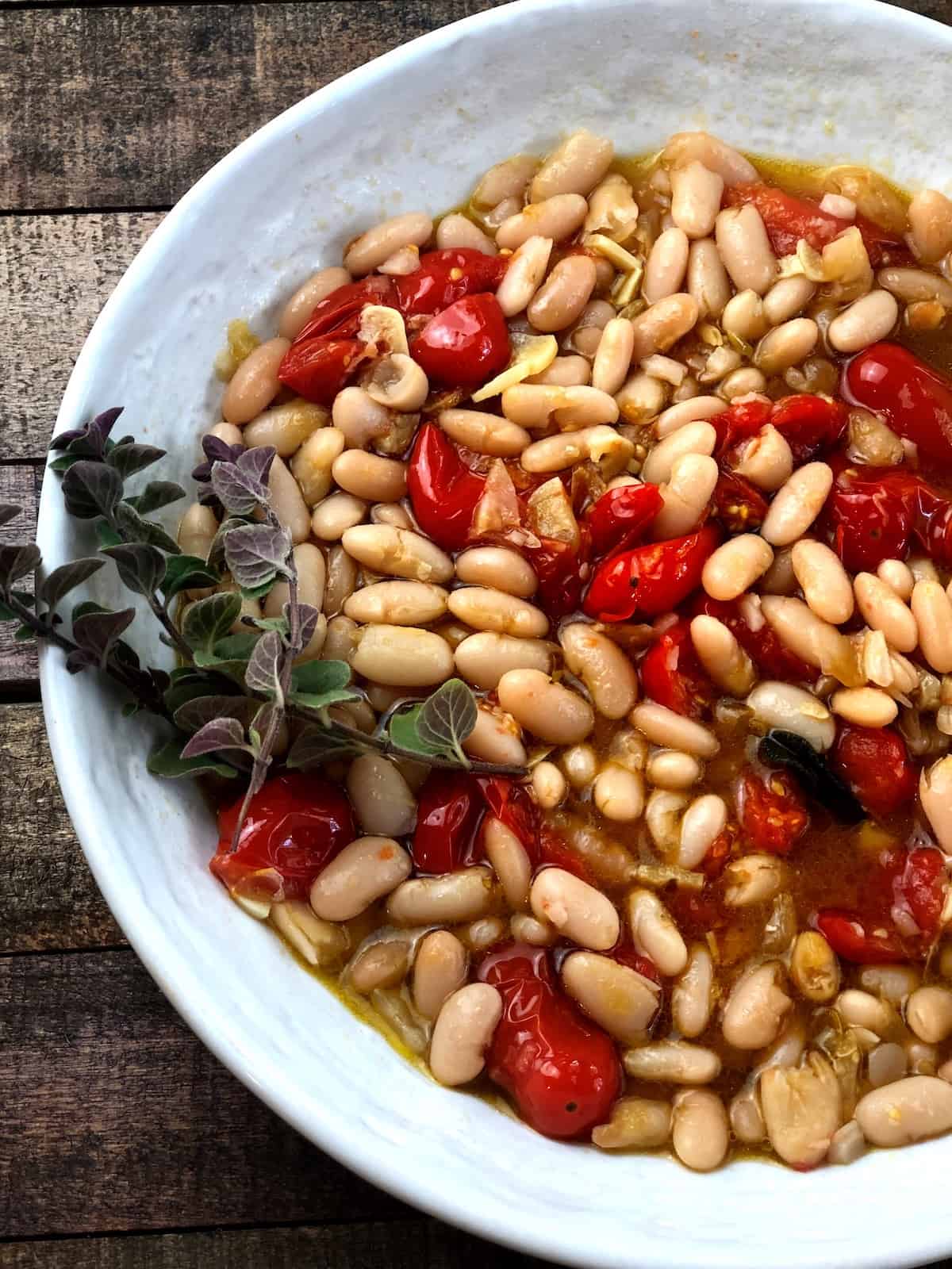 close up of fagioli all'uccelletto