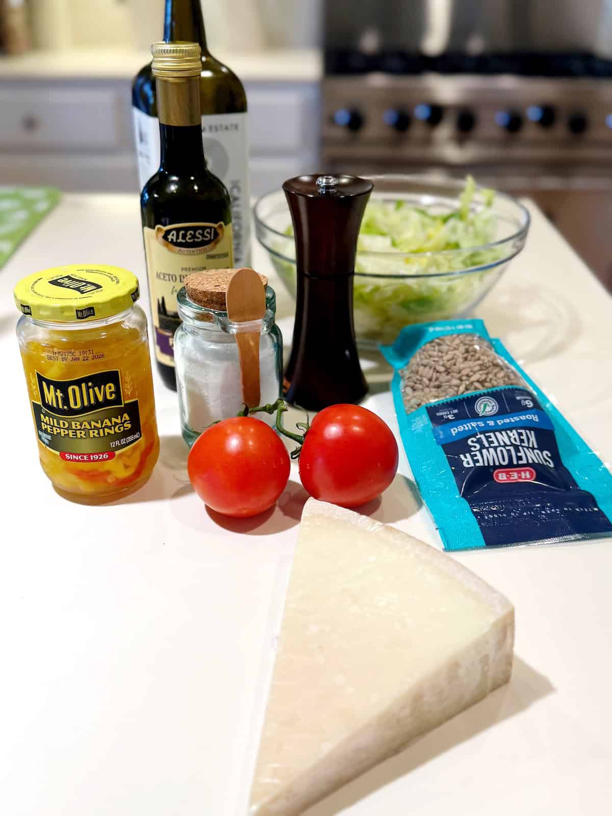 Ingredients to make the Italian salad.