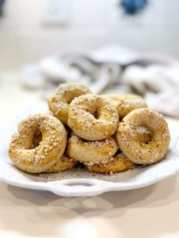 Taralli Dolci on a plate.