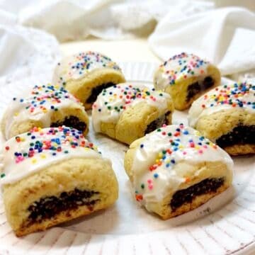 Italian cucidati cookies on a plate.